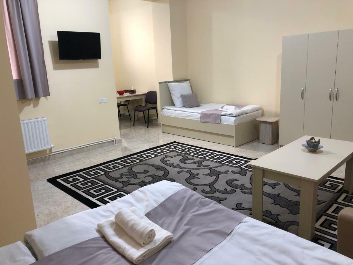 Lind Guest House B&B Gyumri Extérieur photo